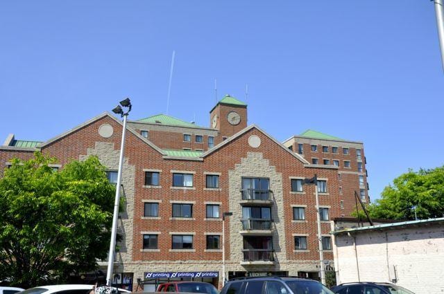 Building Photo - 15 North Beacon St