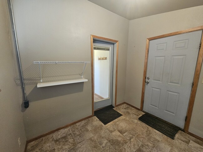 Building Photo - 7252 Co Rd 600