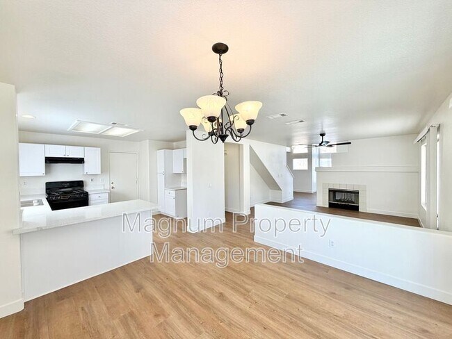 Building Photo - 15854 Pampas Ct