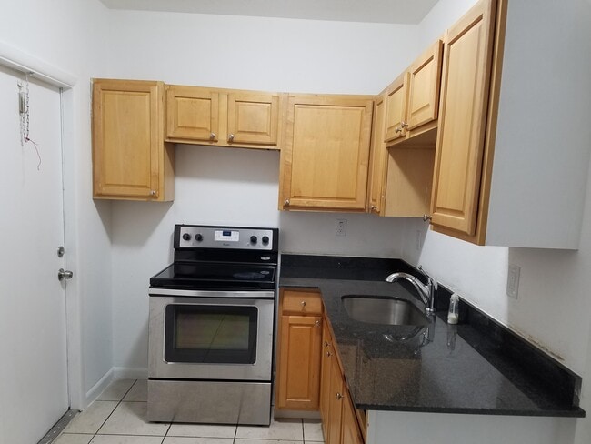 Building Photo - 2009 Division Ave