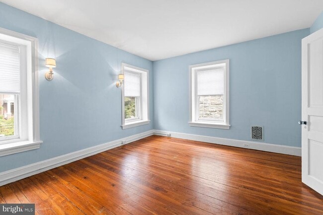 Building Photo - 128 W Mt Pleasant Ave