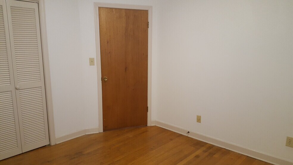 Bed Room - 102 Clemson St