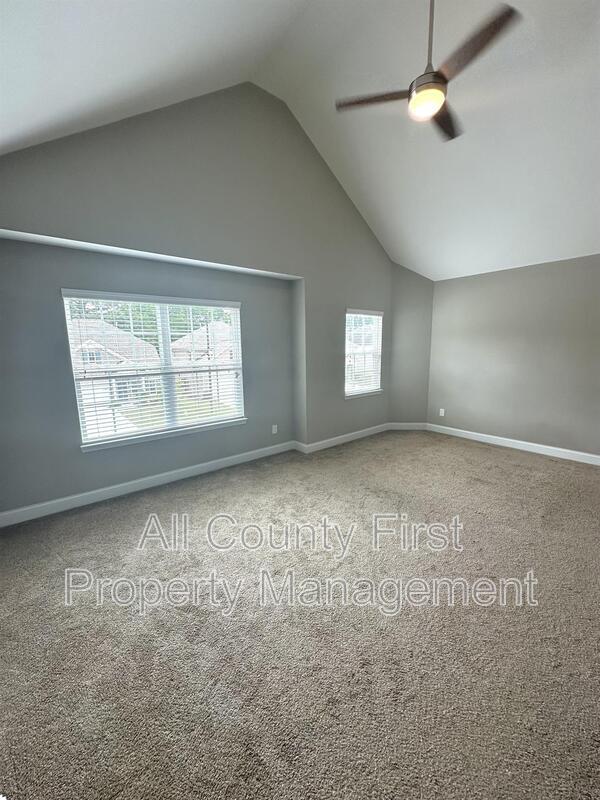 Building Photo - 553 Sprayberry Dr