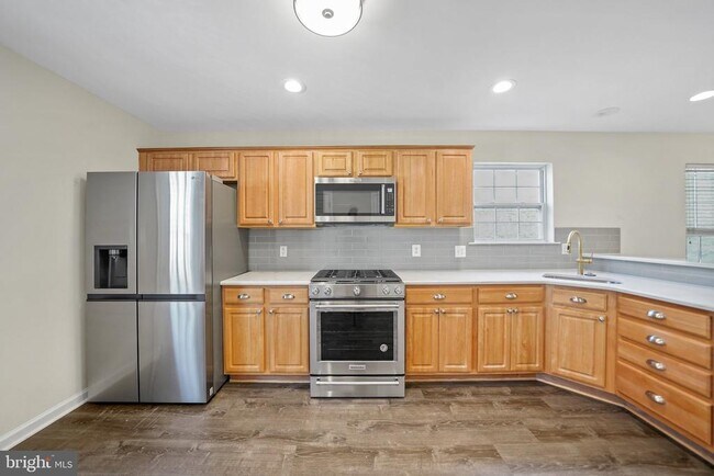 Building Photo - 24 Merion Ave