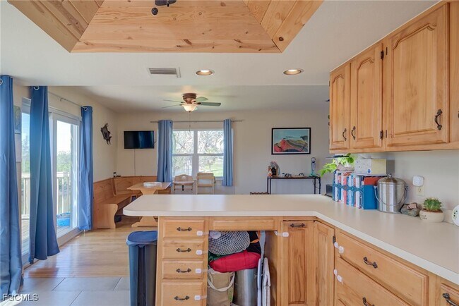 Building Photo - 373 Hile Ln