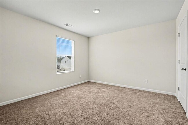 Building Photo - 318 Sandy Creek Dr