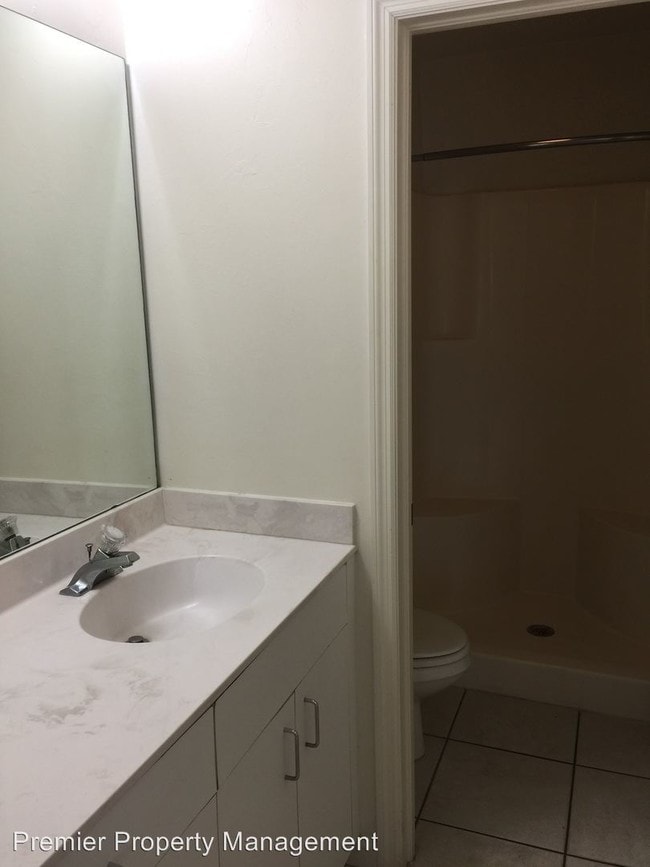 Building Photo - 179 Cypress Way E