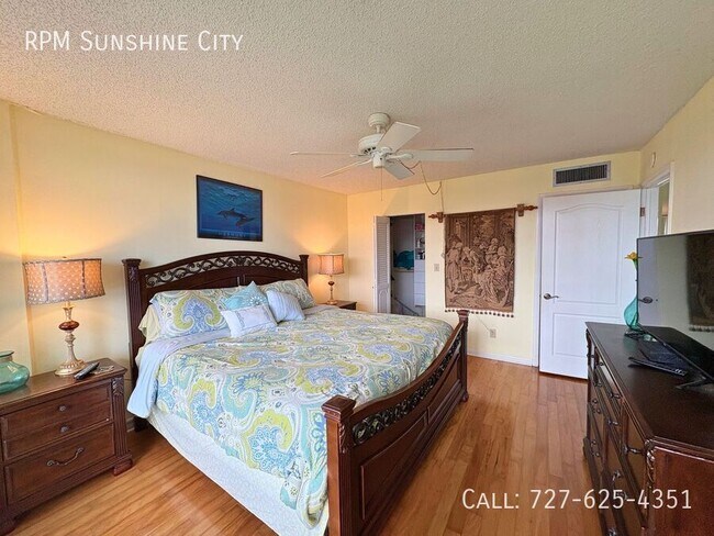 Building Photo - 17580 Gulf Blvd