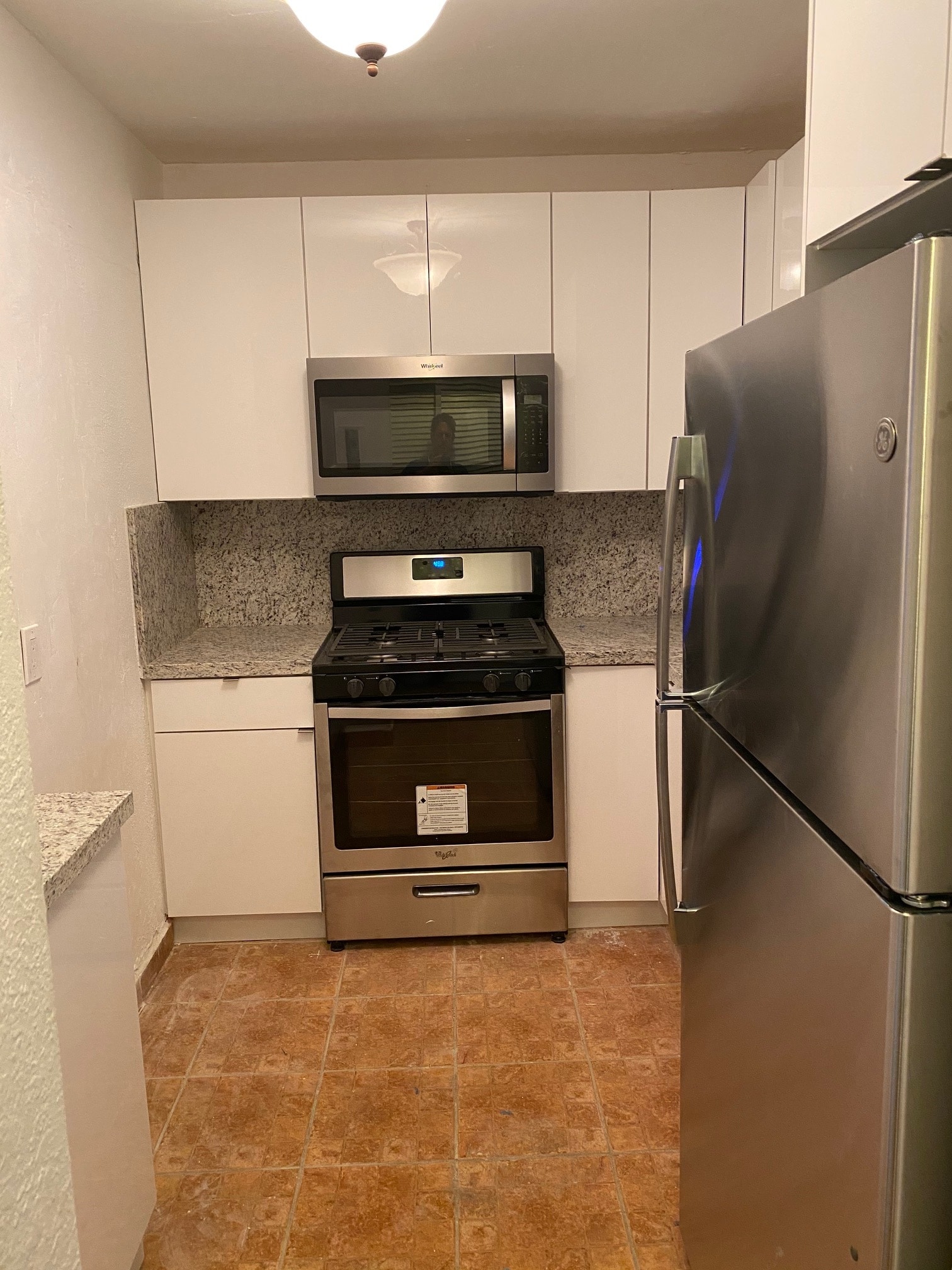 Kitchen - 6713 N Kendall Dr