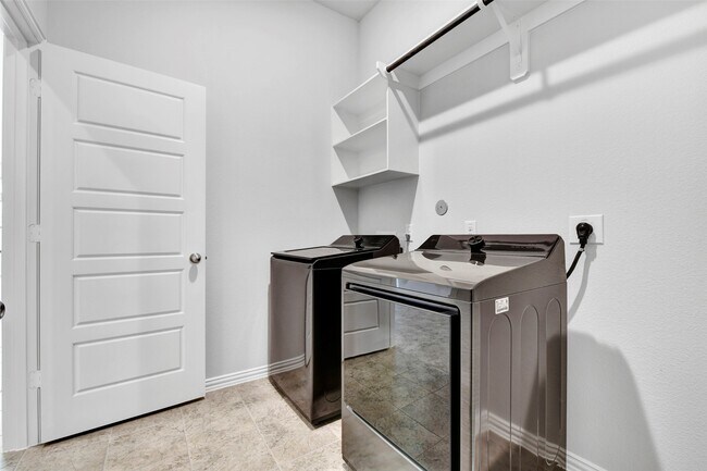 Building Photo - 2207 Villa Flora Ln