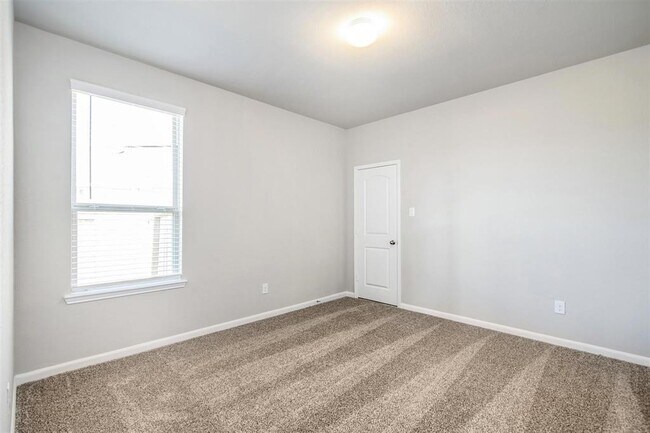 Building Photo - 28011 Langsdale Ct