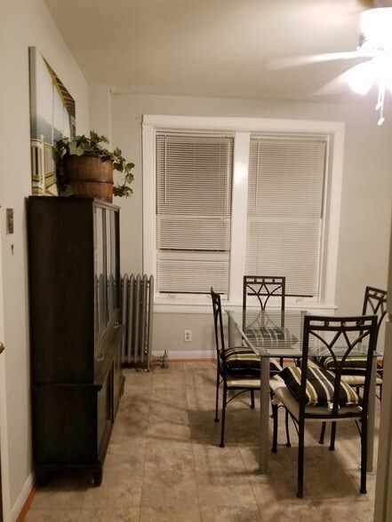 Building Photo - 2232 W Addison St