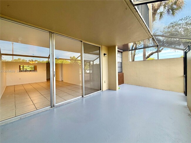 Building Photo - 10875 SW 112th Ave