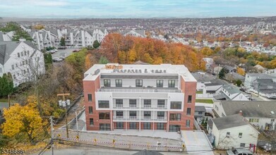 Building Photo - 318 Dixon Ave