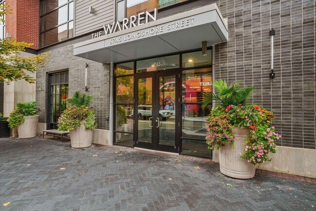 Building Photo - 6745 Longshore St