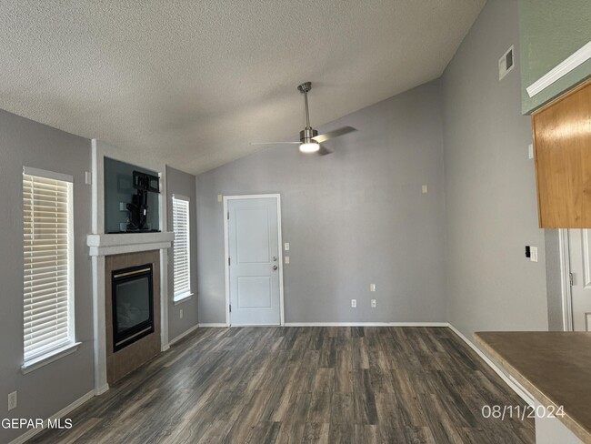 Building Photo - 3701 Leticia St