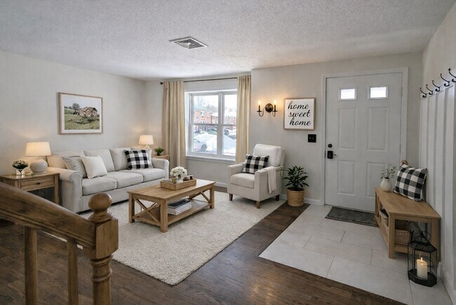 Building Photo - 107 Franklin St Ext