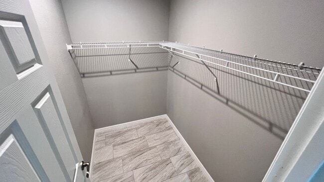 Building Photo - GORGEOUS Bedroom, 2 Bathroom Home in Palm ...