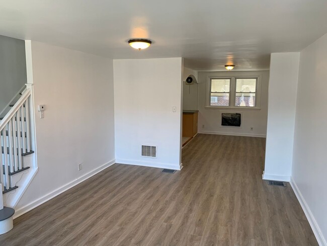 Building Photo - PHA house ONLY 4 bed 1 bath