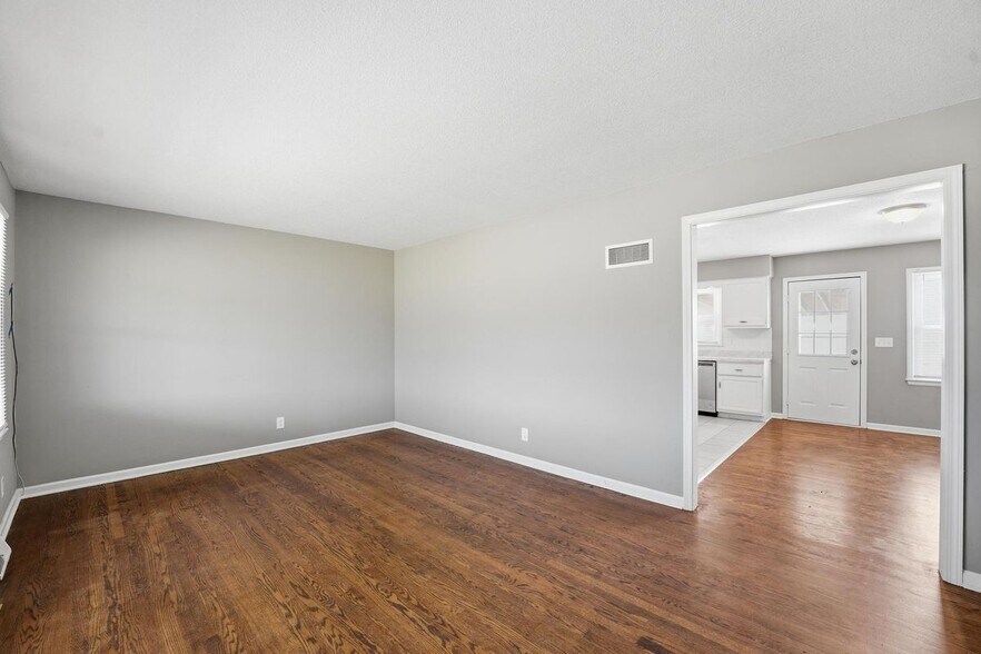 Building Photo - 20103 S State Rte 291