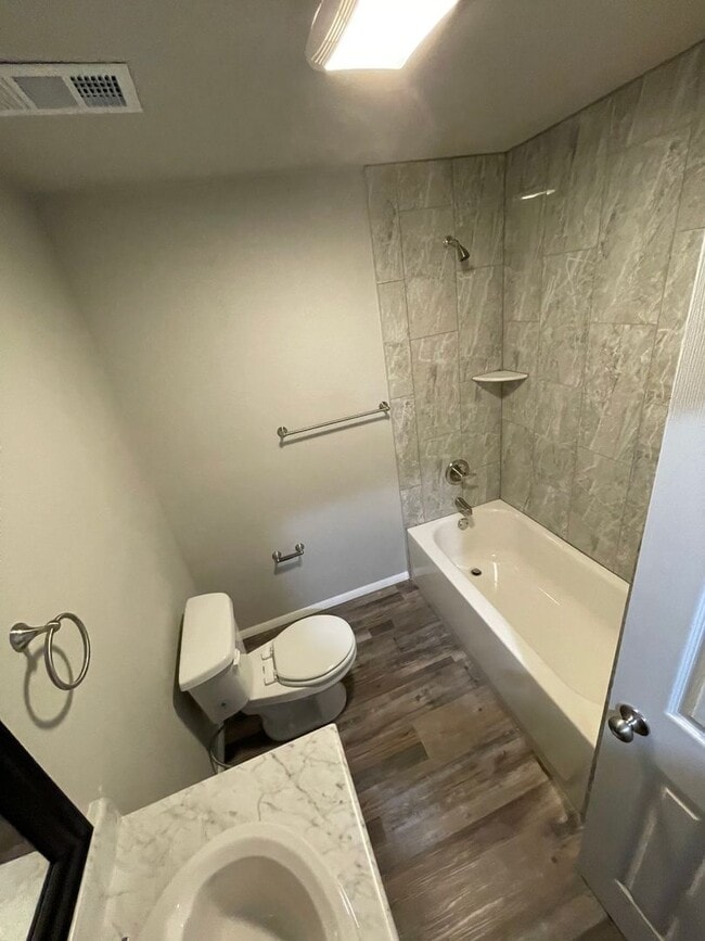 Building Photo - Remodeled 2 Bed, 1 Bath Home in Fort Smith