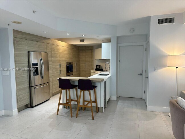 Building Photo - 888 Brickell Key Dr
