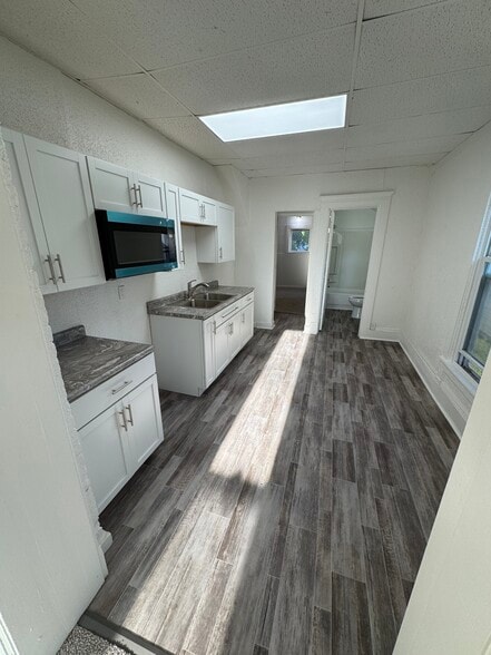Kitchen - 934 N 5th St