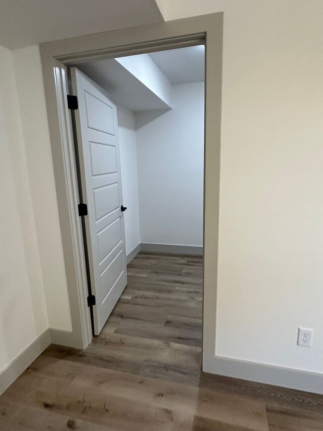 Building Photo - NEW CONSTRUCTION 5 Bed 3 Bath w/ Walk Out ...