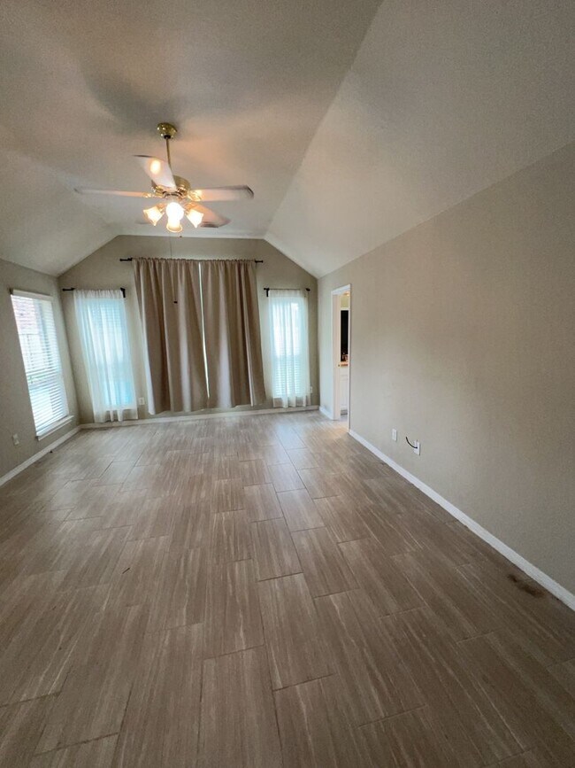 Building Photo - 24802 Jillian Way Ct