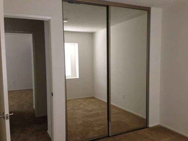 Building Photo - Beautiful CONDO for rent ! Shady Oaks Dr.!!!