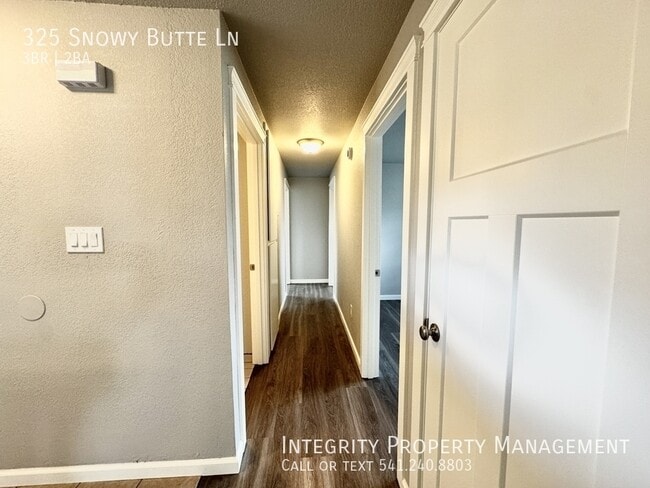 Building Photo - 325 Snowy Butte Ln