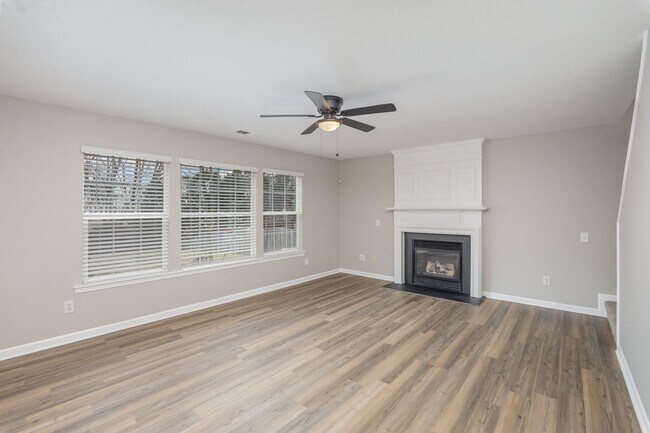 Building Photo - Elegant 4-bedroom Ballantyne home located ...