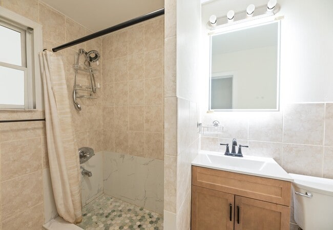 Building Photo - 9 W 15th St