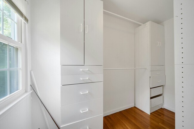 Building Photo - 68 Briarwood Ave