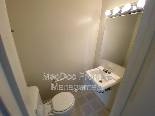 Building Photo - 509 Powhatan Ct