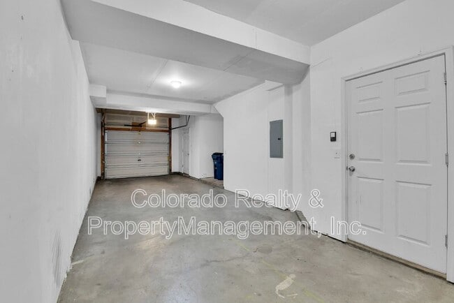 Building Photo - 5392 Allison St