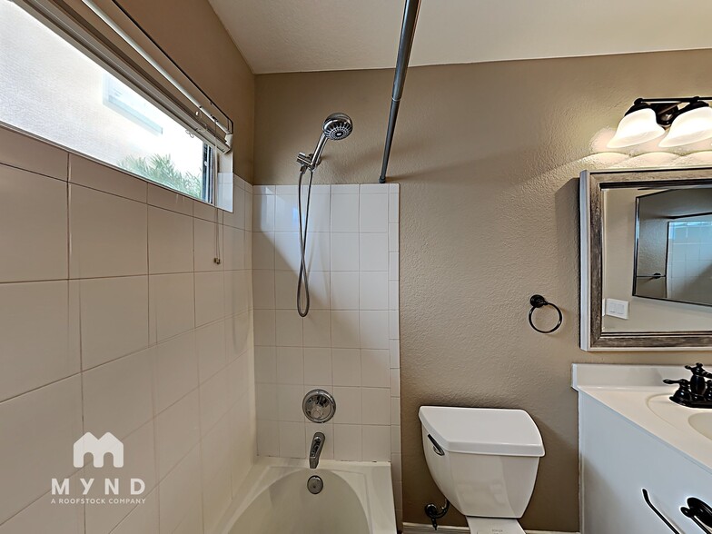 Building Photo - 2556 W Saguaro Bluffs Dr