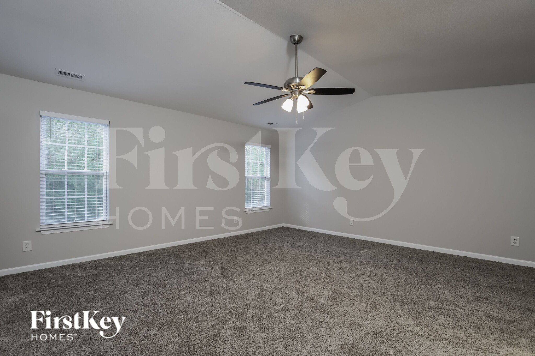 Building Photo - 612 Brassfield Dr