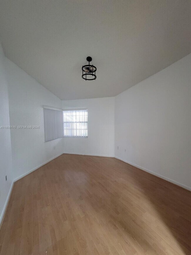 Building Photo - 2881 N Oakland Forest Dr