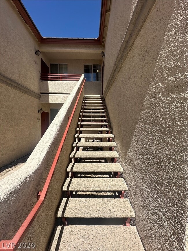 Building Photo - 10237 King Henry Ave