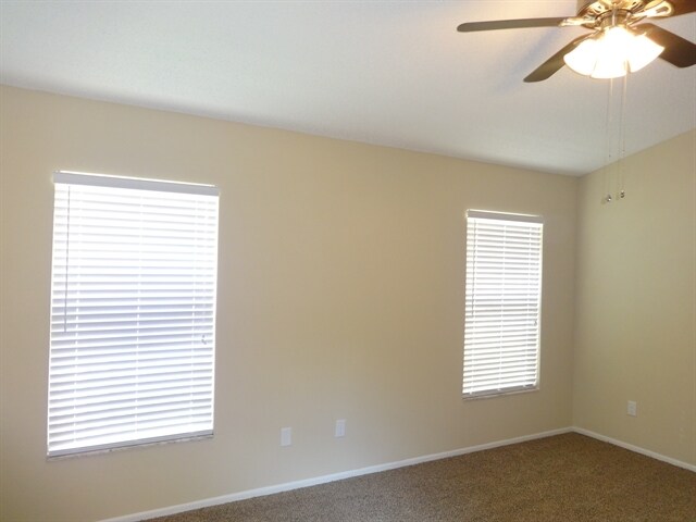 Building Photo - 96 Knights Hollow Dr