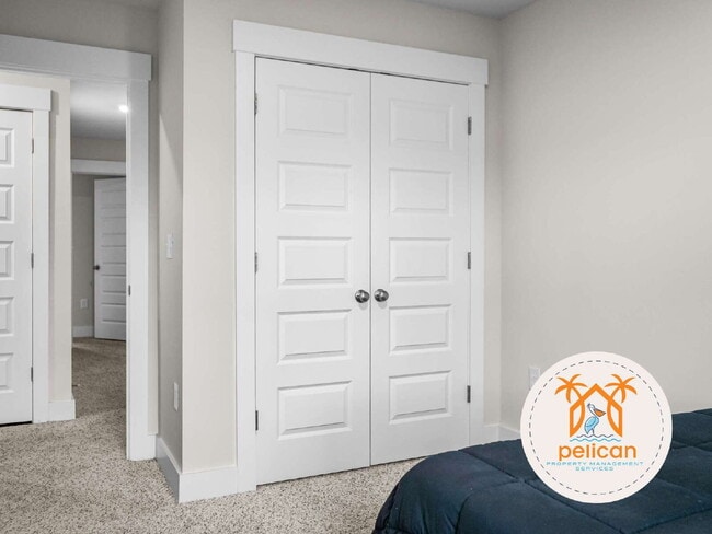 Building Photo - Peaceful Townhome