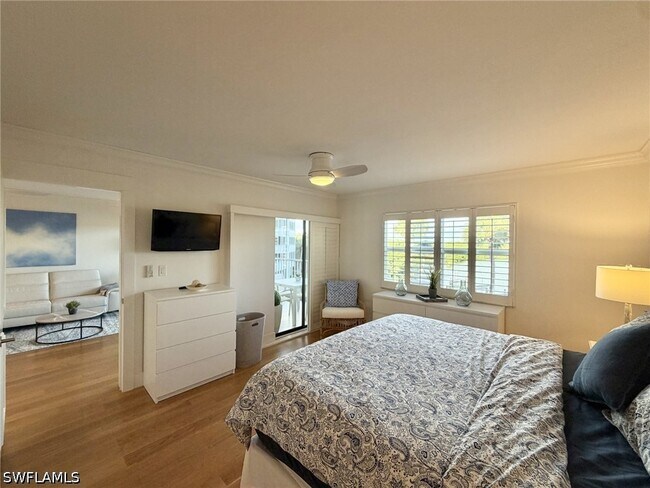 Building Photo - 12945 Vanderbilt Dr