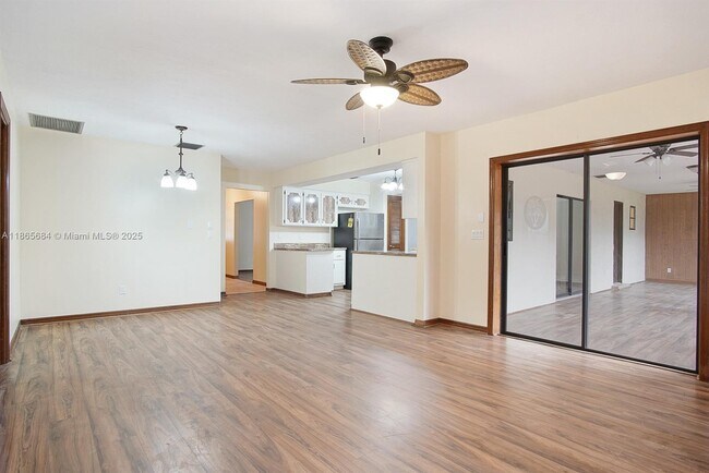 Building Photo - 525 SE Brookside Terrace