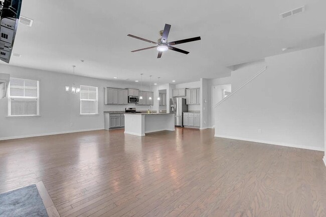 Building Photo - 129 Nolin Rd