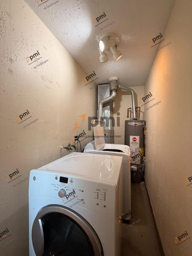 Building Photo - 7726 Durbin St