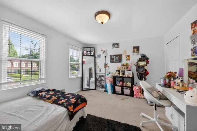 Building Photo - 8815 Newport Ct