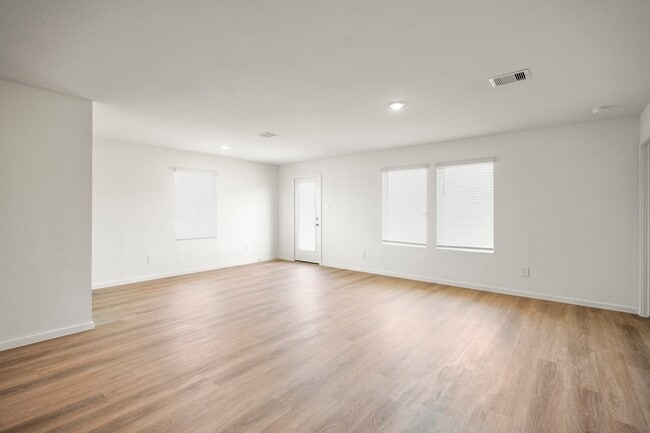 Building Photo - 12011 Curlin Dr