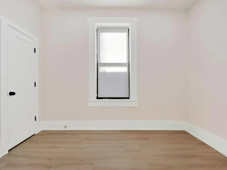 Building Photo - 944 N Damen Ave