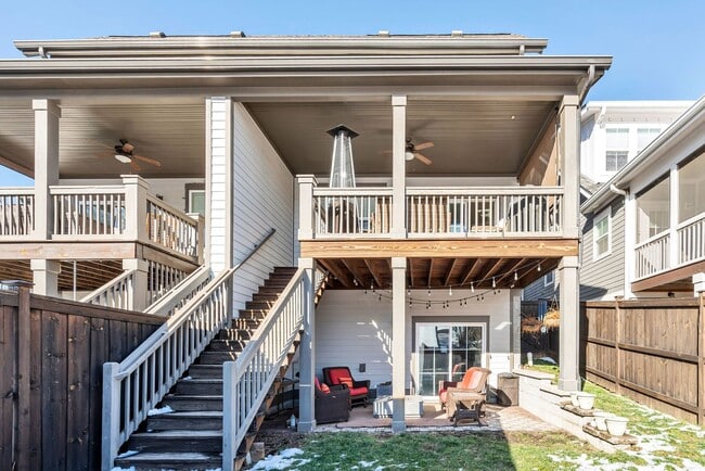 Building Photo - 4 BR, two-story rental with finished basement in WEHO!